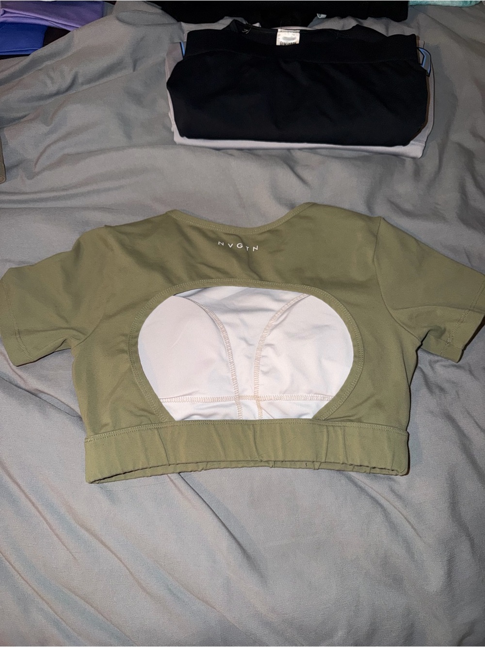 NVGTN Olive Green Short Sleeve Cropped Crewneck Top - Picture 2 of 2